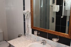 Фонтуш Бутик Отель 10