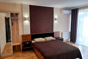 Luxury Apartments, ул. Михаила Мулика, возле авто и ж/д вокзала 5