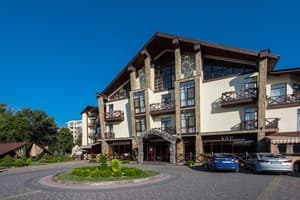 Optima Collection Парк Отель Ивано-Франковсk 1